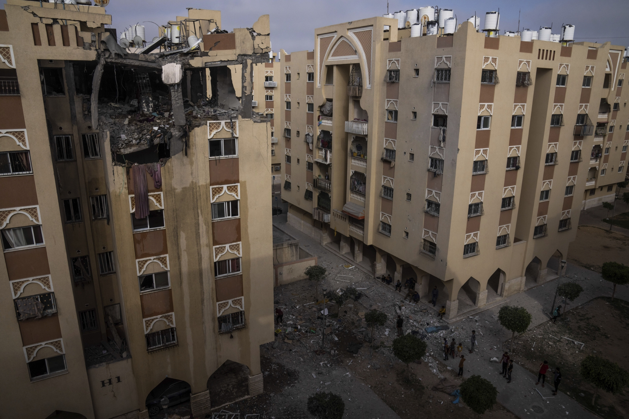 以军空袭加沙地带南部两座民宅 已致9人死亡