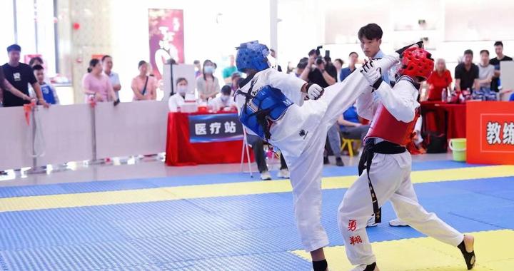 摆踢、旋风踢、腾空侧踢招招见功夫！386名青少年跆拳道健儿在番禺比拼论“道”|跆拳道|番禺|摆踢_新浪新闻