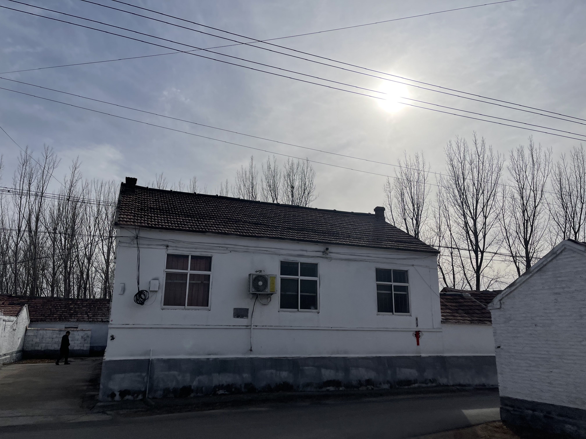  1993年前后，青年李国欣以1.6万元卖掉老家的房子，带着家人去潍坊打工。