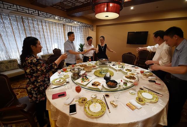 端午将至,宴请招待认准这4款酒,好喝不贵纯粮造,行家整箱囤__财经头条
