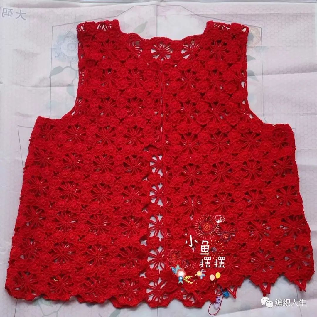 附上几张过程图没有袖子,背心款也很好看哦本篇无图解以前钩的梅花衣