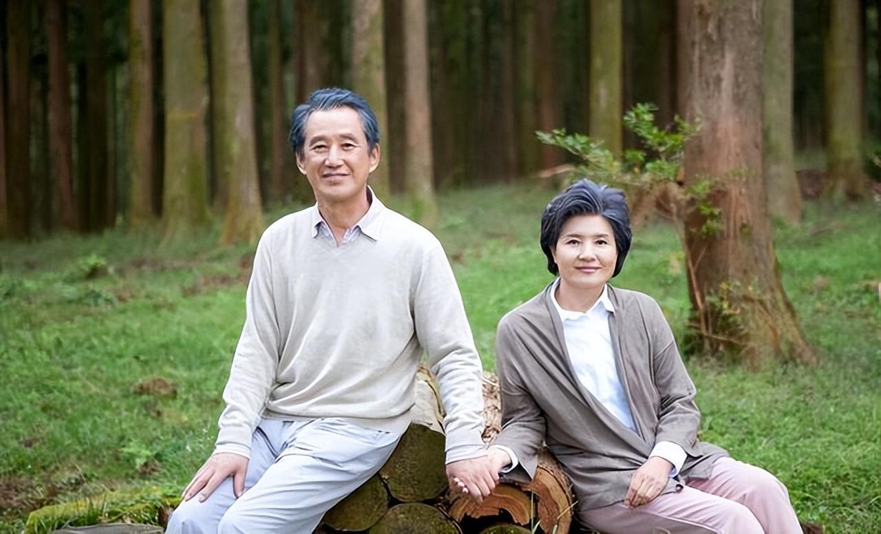 人到多少岁才算是老年人?2023年“老人年龄标准”公布,了解一下__财经头条