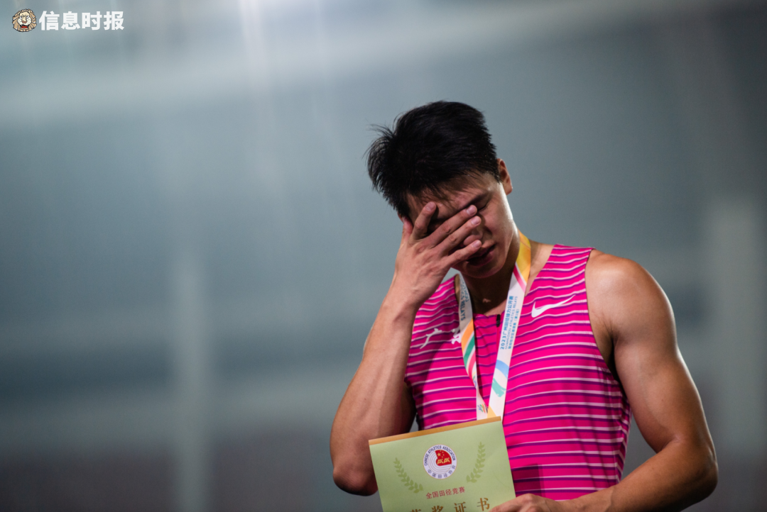 年少成名后,梁劲生"运气差了一点".信息时报记者 胡瀛斌 摄