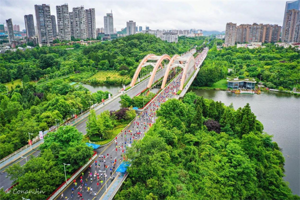 2019贵阳国际马拉松赛(资料图)