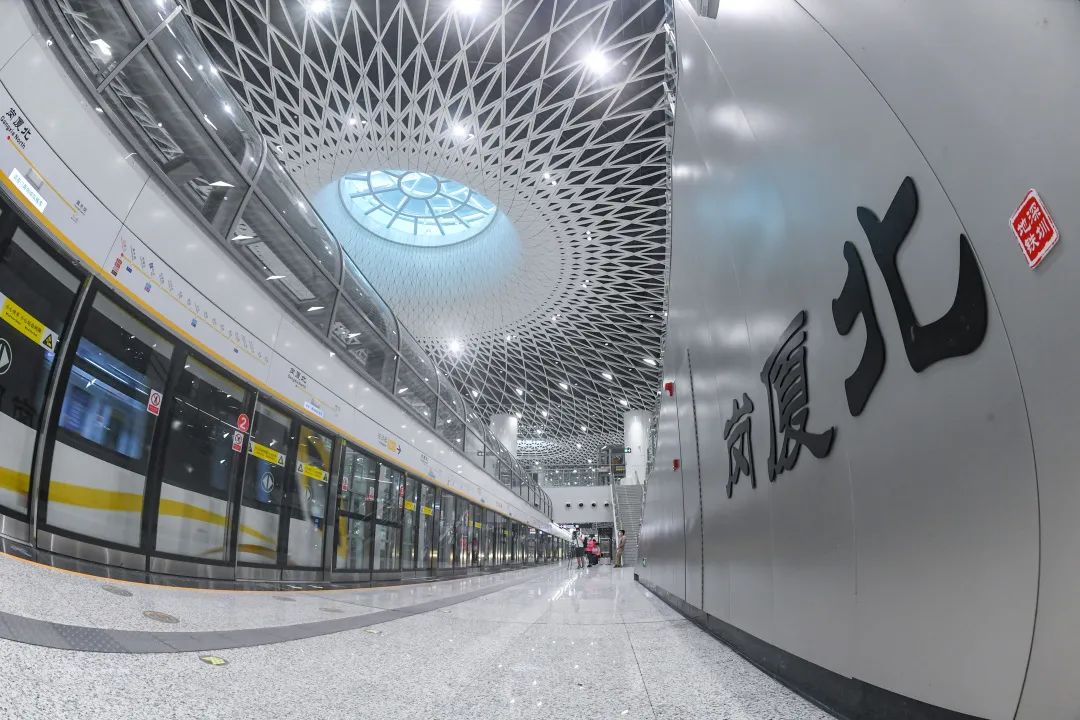 深圳地铁岗厦北枢纽(图源:新华社)