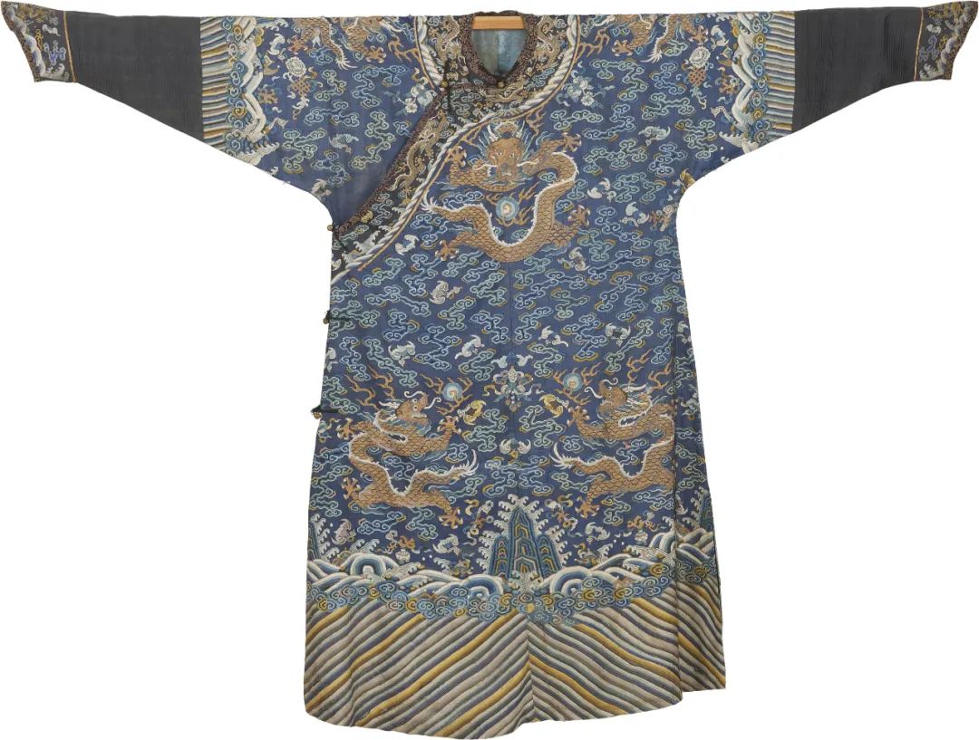 满族蓝色缂丝金龙云纹夹袍.