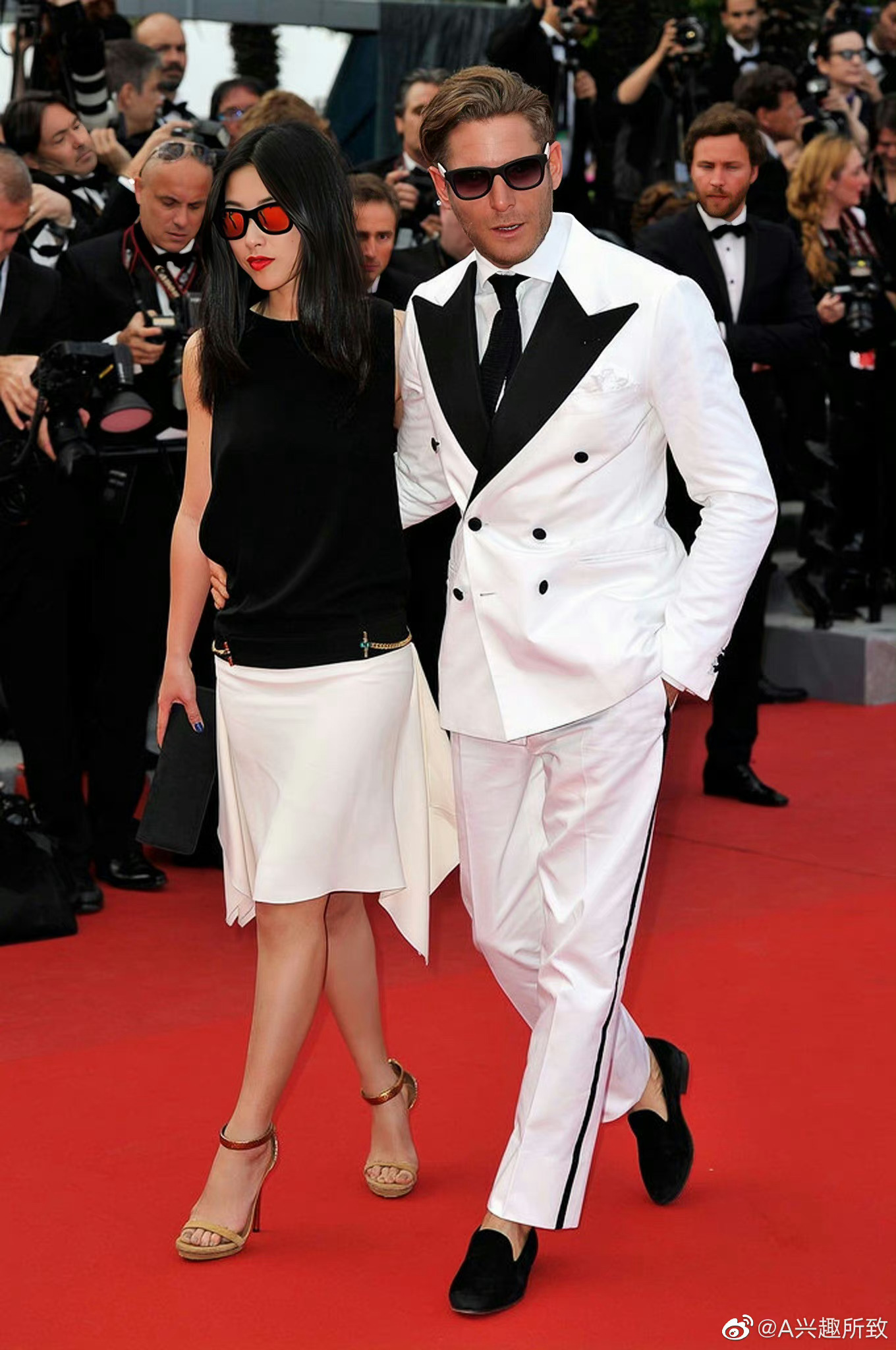 后来两人还携手出席了戛纳电影节,朱珠甚至一度被称为"尤文图斯的老板