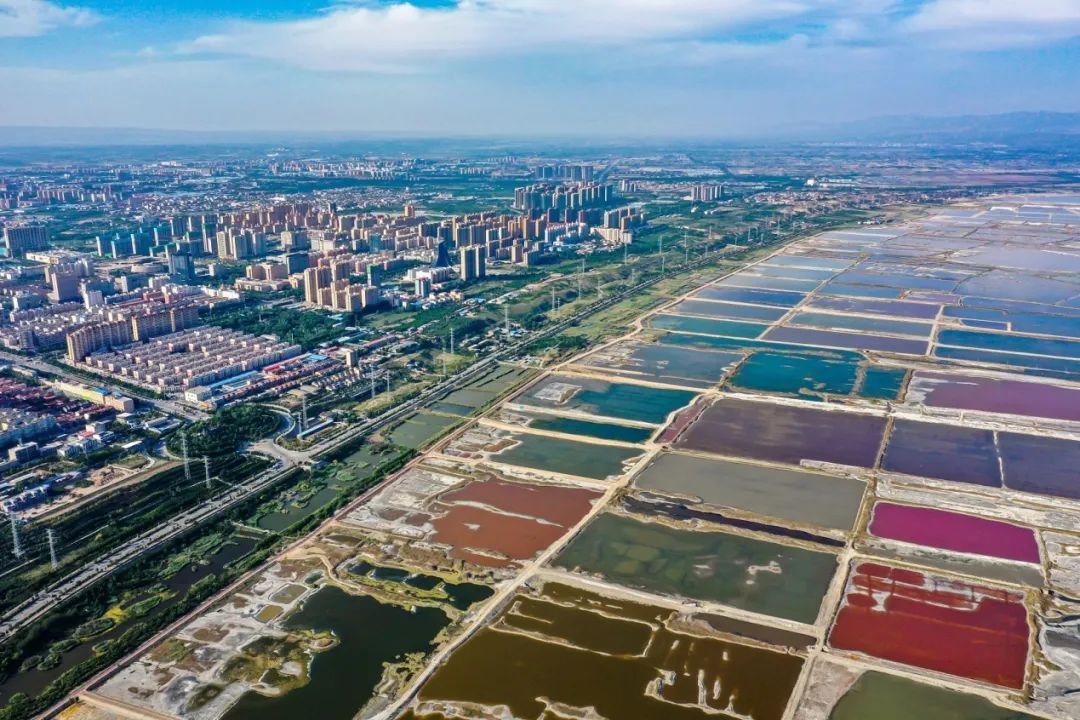 运城盐湖与运城市区紧紧相邻,运城自古以来就是一个因盐池而立,因盐池