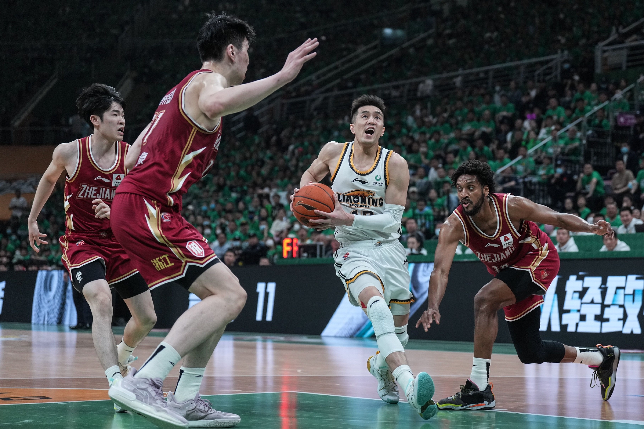 述评拼在攻坚克难时振兴突破看辽篮