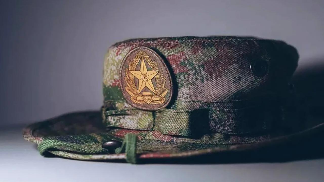 遮阳挡雨潜伏伪装解放军配发新军帽颜值与实用性兼备