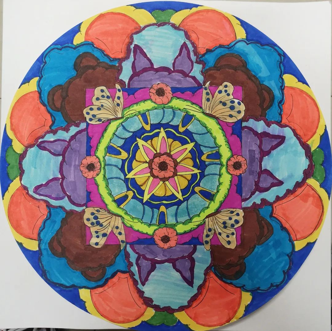 学生们设计的壮绣图案