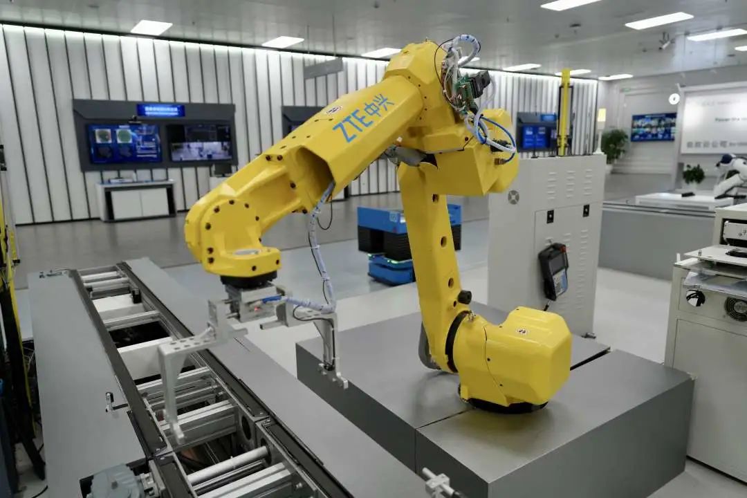 基于5g机械臂的自动化测试.白光迪摄