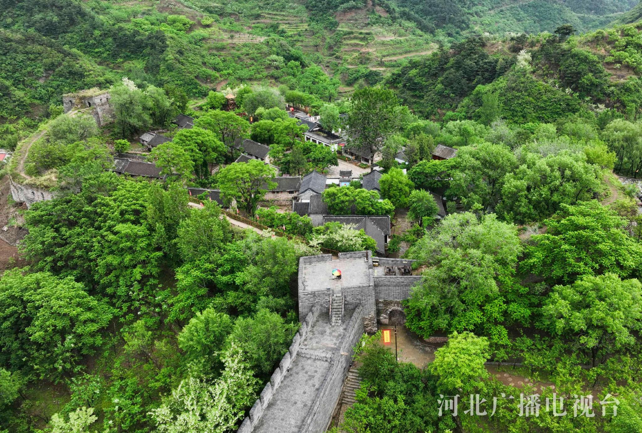 唐山迁西:雨中青山关美景如画_新浪财经_新浪网