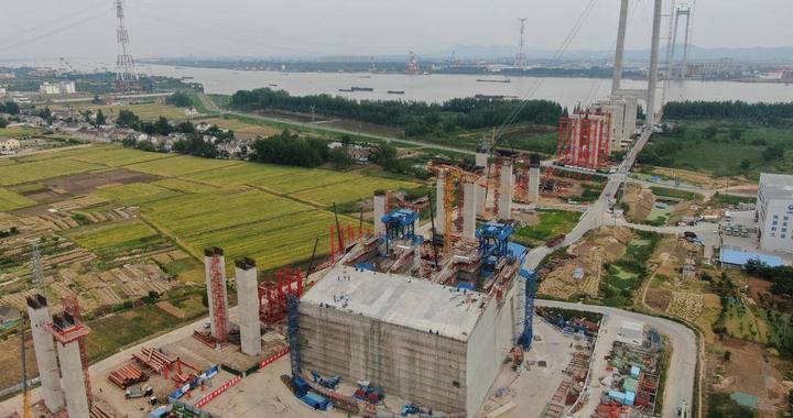 龙潭长江大桥北锚碇主体施工全部完成，预计8月开始架梁|南京市_新浪新闻