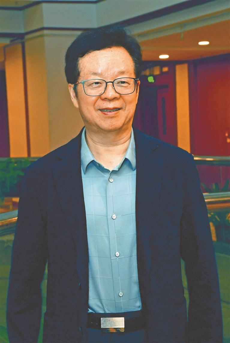 中国舞协主席冯双白:《咏春》具有独特的质感和审美|咏春|深圳_新浪新闻