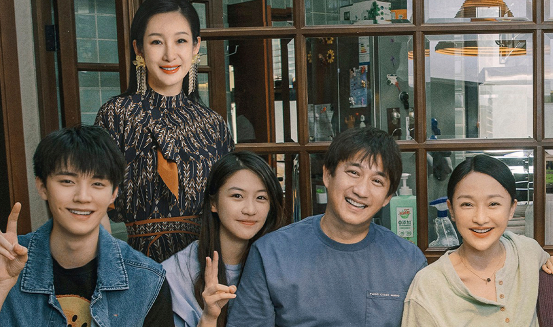 关晓彤让让李庚希才是京圈真格格