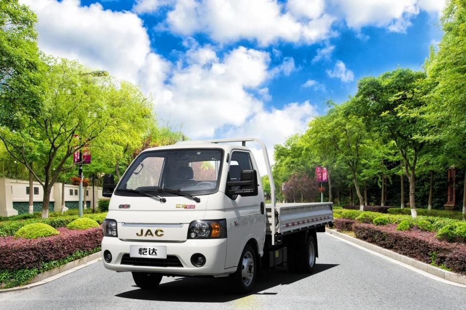 江淮1卡恺达x5高端自动挡,女性卡友的明智运输之选-新浪汽车