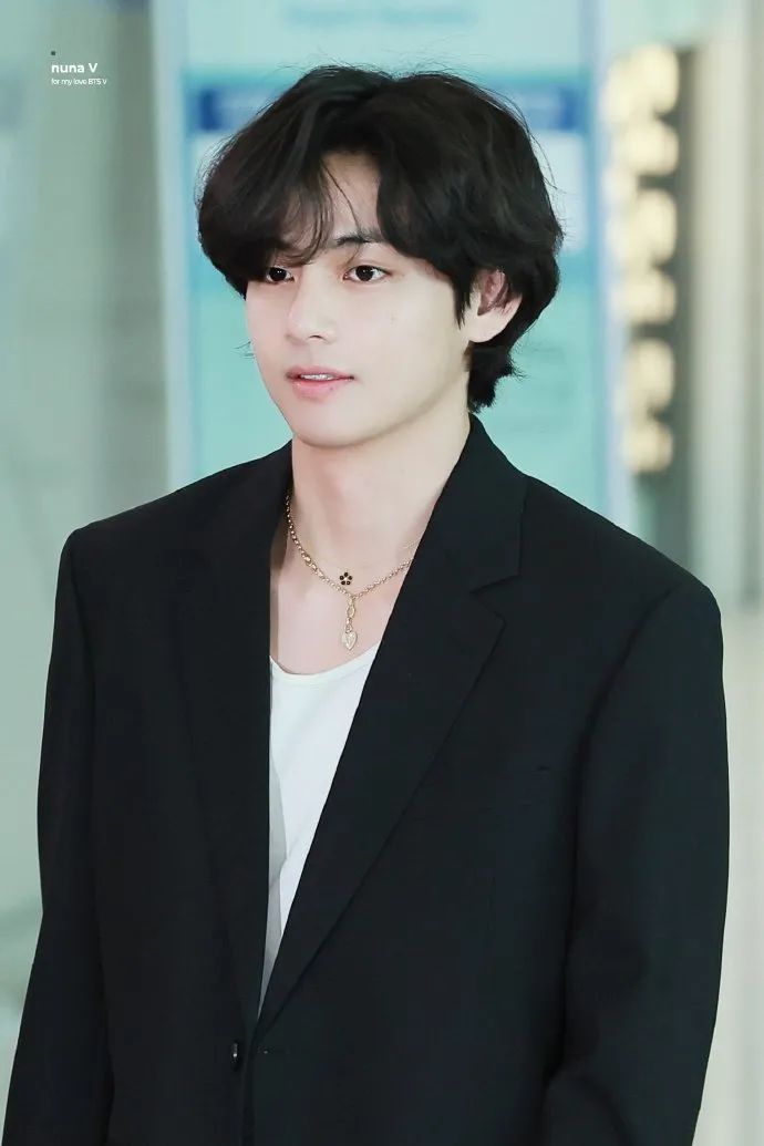 jennie与金泰亨恋情曝光?520旺桃花穿搭快来学!__财经头条