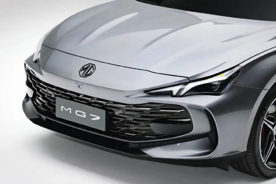 具有轿跑溜背造型起售价能够做到12万元不到的车型并不常见