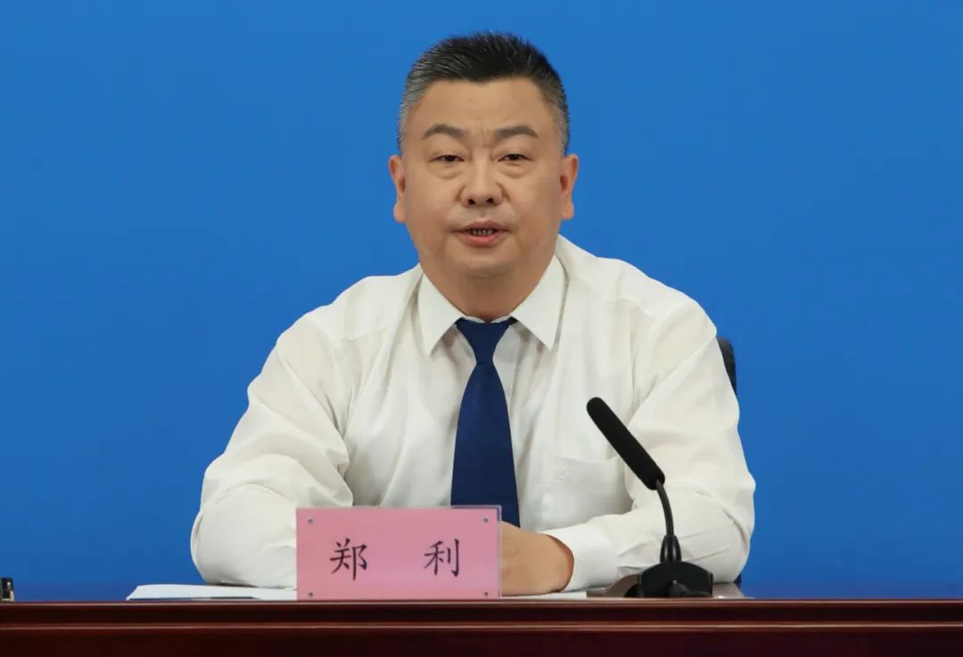 武汉市水务局局长郑利介绍相关情况.记者杨涛&nbsp;摄