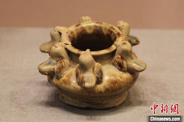 5月18日,"唐代海上丝绸之路上的长沙窑瓷器展"在海南琼海开展,图为