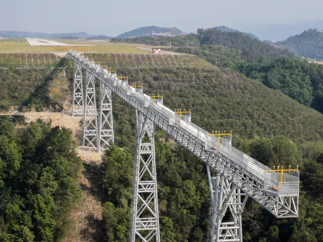 进近灯光系统建设的"十堰方案":十堰武当山机场近进灯光桥完工_新浪