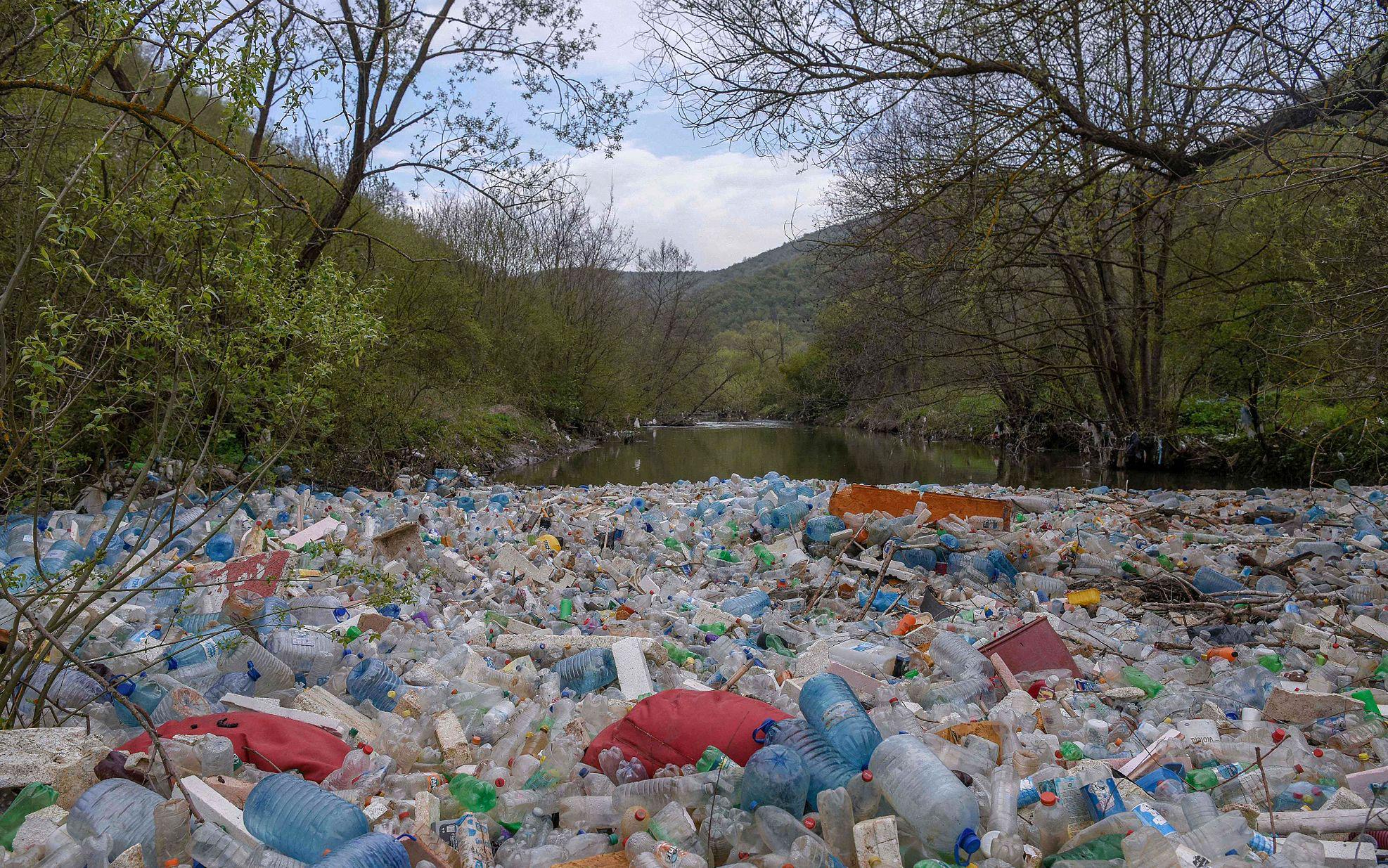 联合国环境署:政策导向和市场转型,可减少至80%塑料污染|菲律宾马尼拉