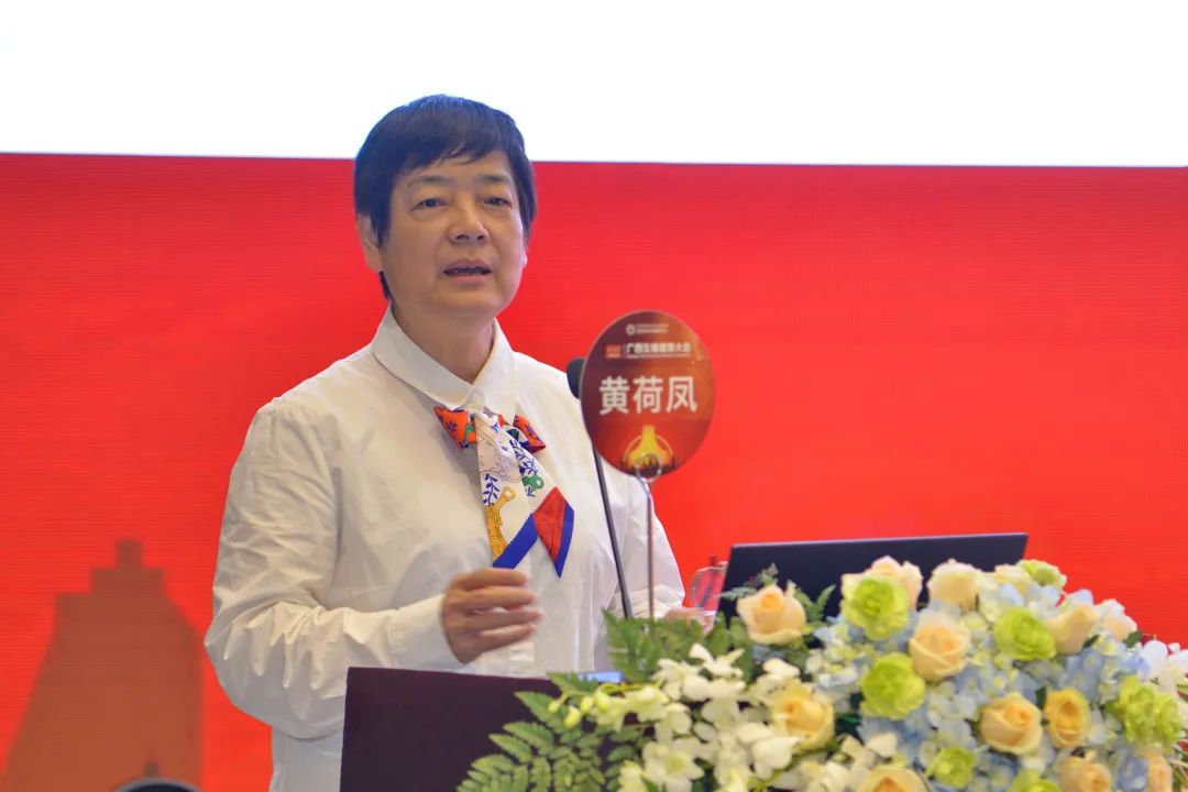 中国科学院院士,复旦大学附属妇产医院主任医师黄荷凤.