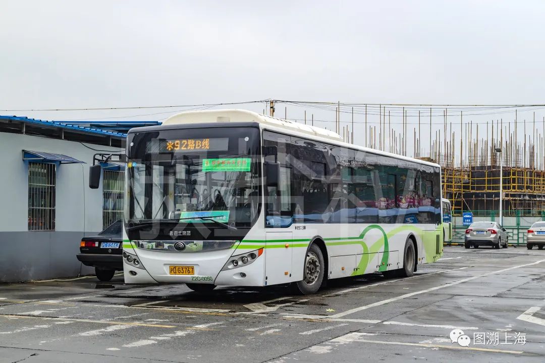 92路b线zk6125bevg6(z2c)型客车,九亭汽车站(贺佳伟 摄)