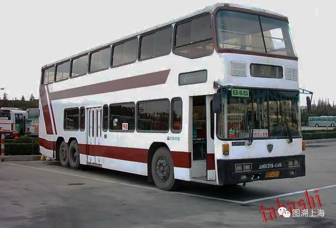 92路jly6121s型双层客车,二汽莘庄场(网图)