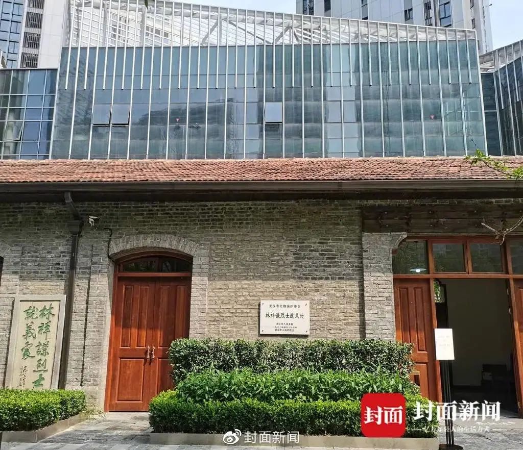 林祥谦烈士就义处后门墙壁铭牌.石伟 图