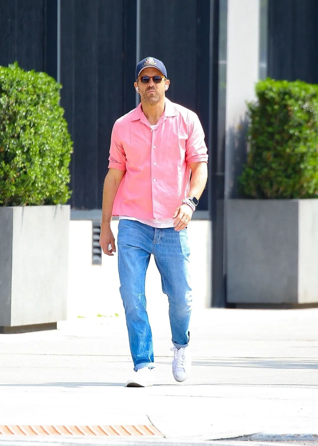 男星街拍 | 许光汉化身晨跑路上邻家boy好阳光!