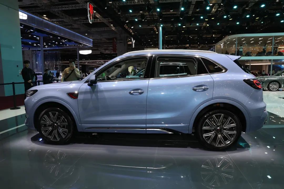 中期改款红旗hs5售18.38万元