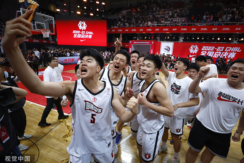 新华社谈回浦中学男篮夺冠:再热血的动漫都不及现实里的青春|男篮