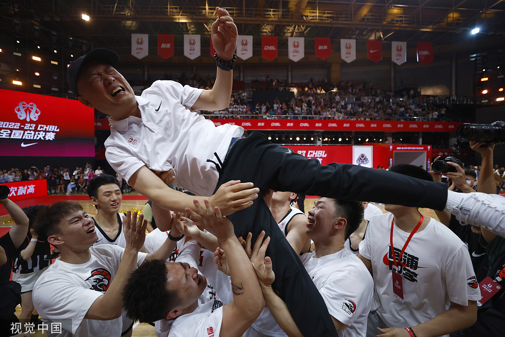 新华社谈回浦中学男篮夺冠:再热血的动漫都不及现实里的青春|男篮