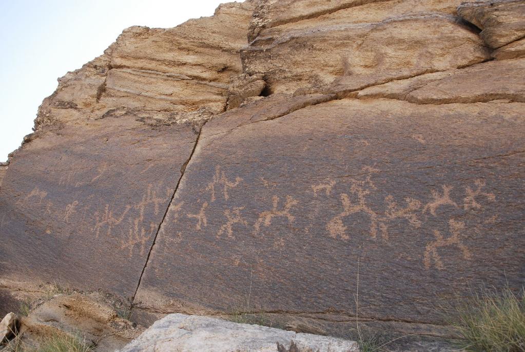 "无字天书"阴山岩画断代工程启动