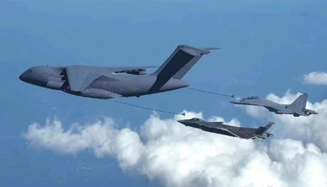 模型早已出现,传闻已久的中国歼轰18隐身战机,是真实存在的吗?