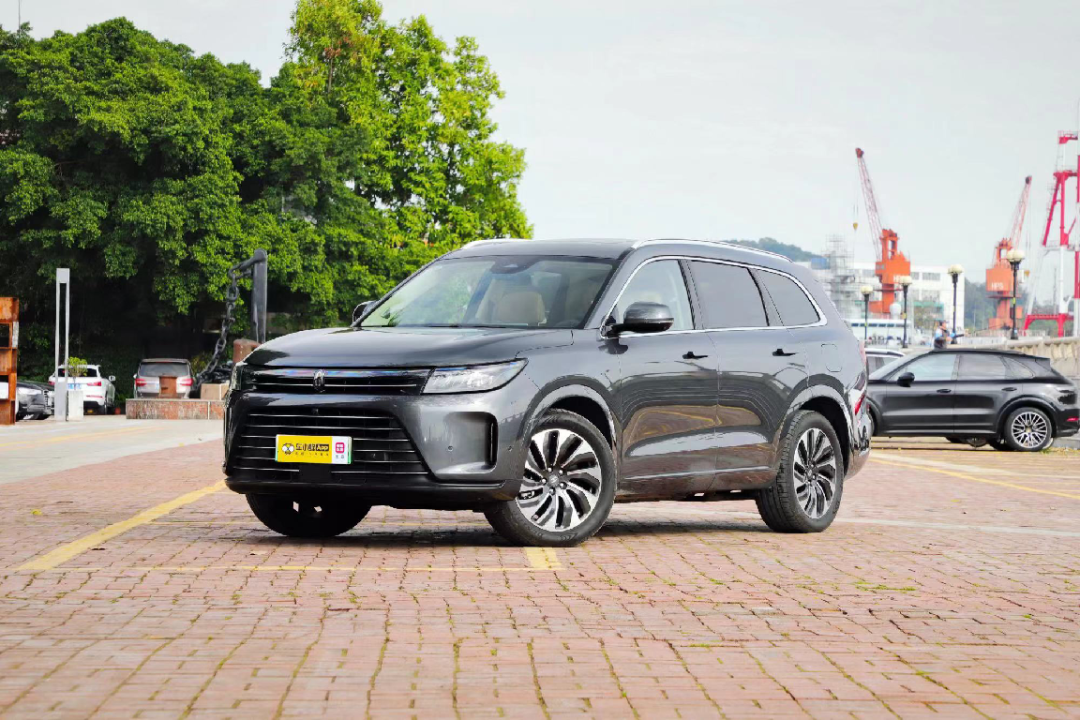 车长超5米这台国产大6座suv宽敞舒适大家庭买车必看