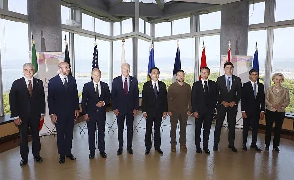 乌克兰总统泽连斯基参加了g7广岛峰会中主题为"乌克兰局势"的会议