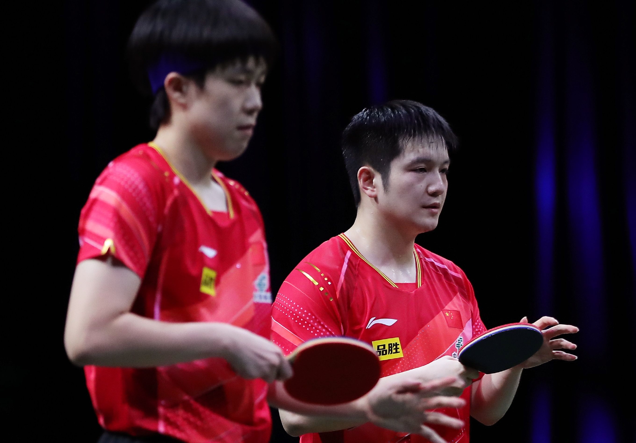 乒乓球——世乒赛:樊振东/王楚钦晋级男双四强__财经头条