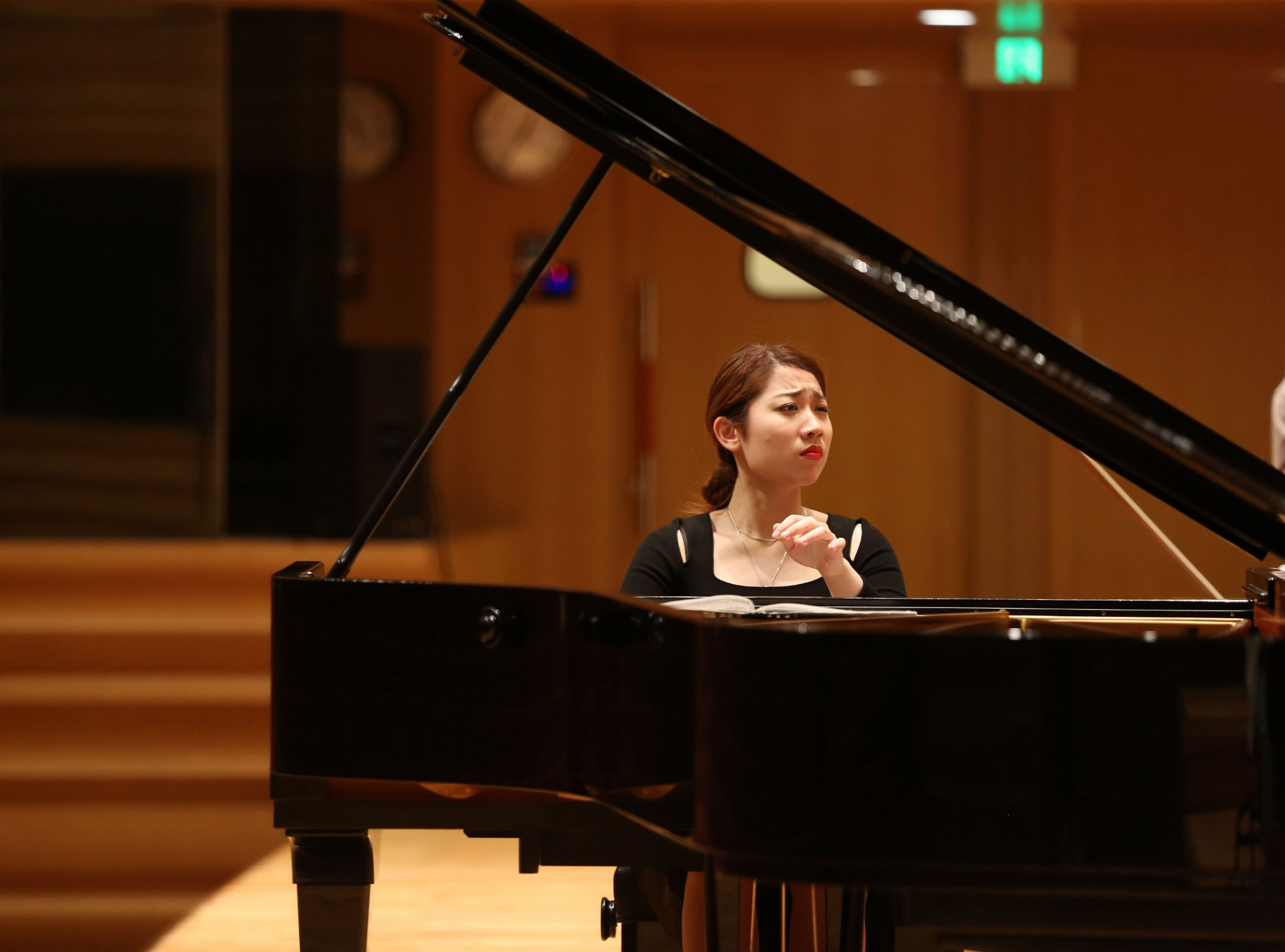 这是袁丁和钢琴家罗维第一次同台.