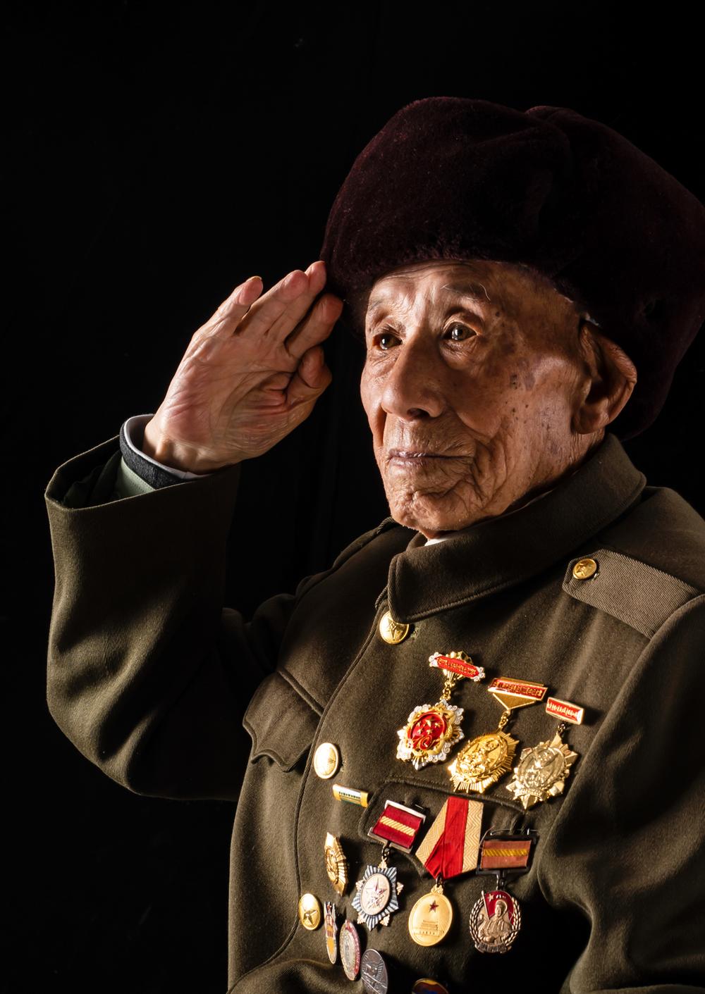 97岁抗战英雄郭正荣逝世,曾带领11名战士制服敌军师长_新浪财经_新浪