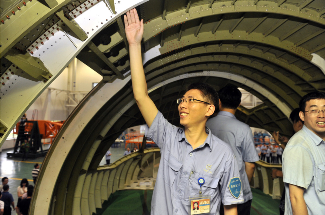 2014年7月31日,成都,在c919首架机头下线仪式上,c919大型客机总设计师