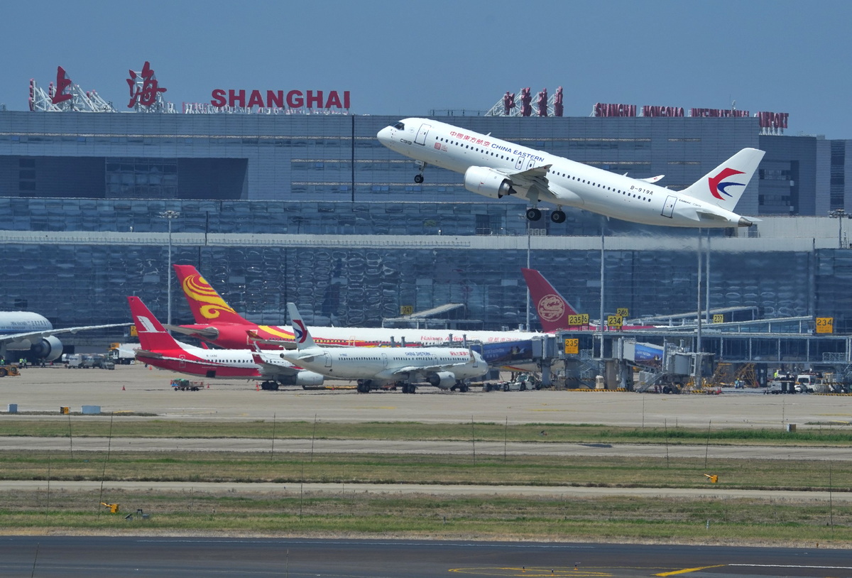 多图直击|翼飞冲天!国产大飞机c919开启商业首航|中国东航c919首航_新