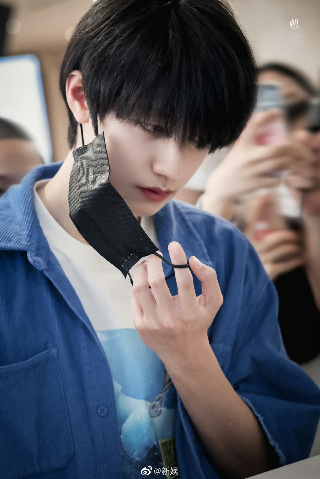 TF家族三代北京出发机场路透 来看弟弟们最新的机场路透图!|苏新皓|张峻豪|左航|张泽禹|朱志鑫_新浪新闻