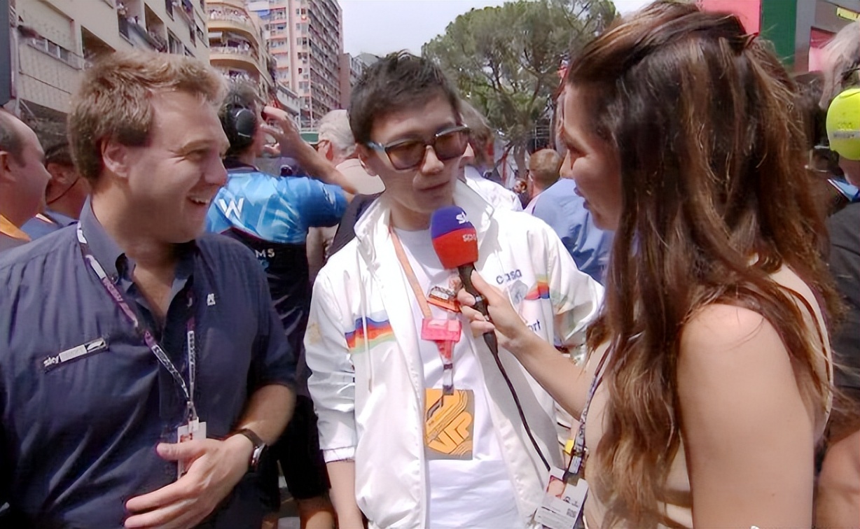 张康阳现身f1赛富二代更爱豪车法拉利死忠入手千万级超跑