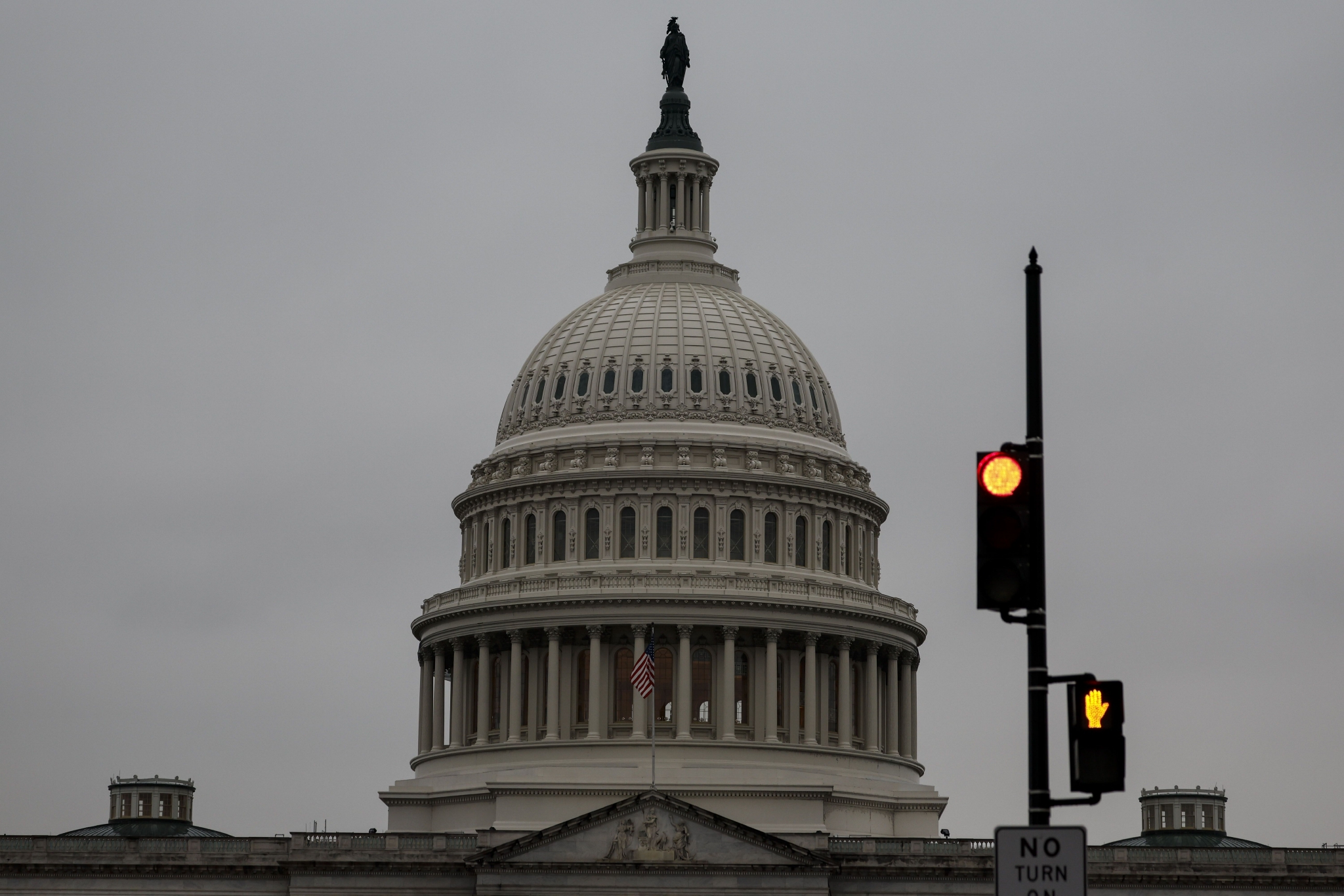 这是1月19日在美国首都华盛顿拍摄的国会大厦.(新华社发,沈霆摄)
