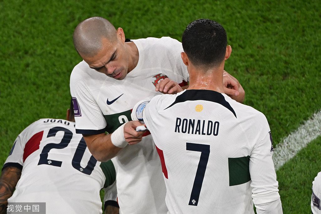 佩佩和c罗一起入选.