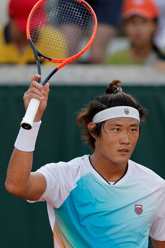 張之臻法網首輪獲勝 創中國男子網球歷史 - 新浪香港