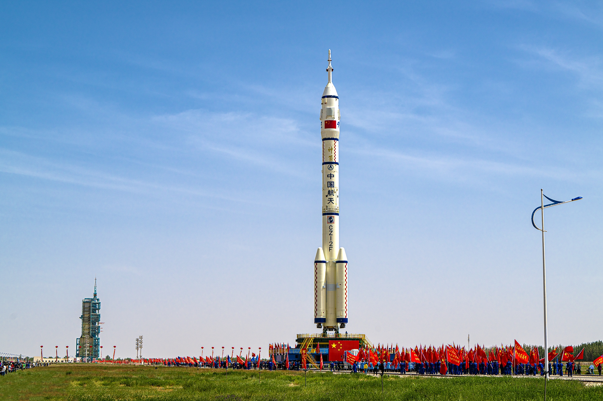 预计火箭点火时间9时31分10秒神舟十六号载人飞船发射,与航天员亲友